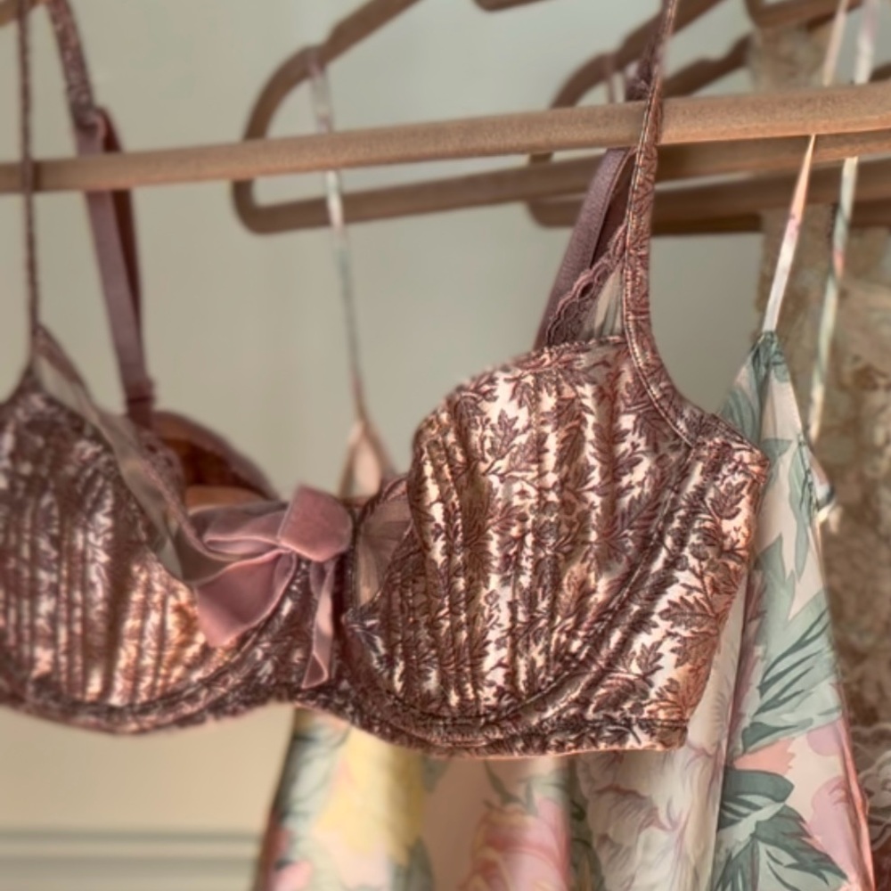 VS 2003 Marie Antoinette style Bra
